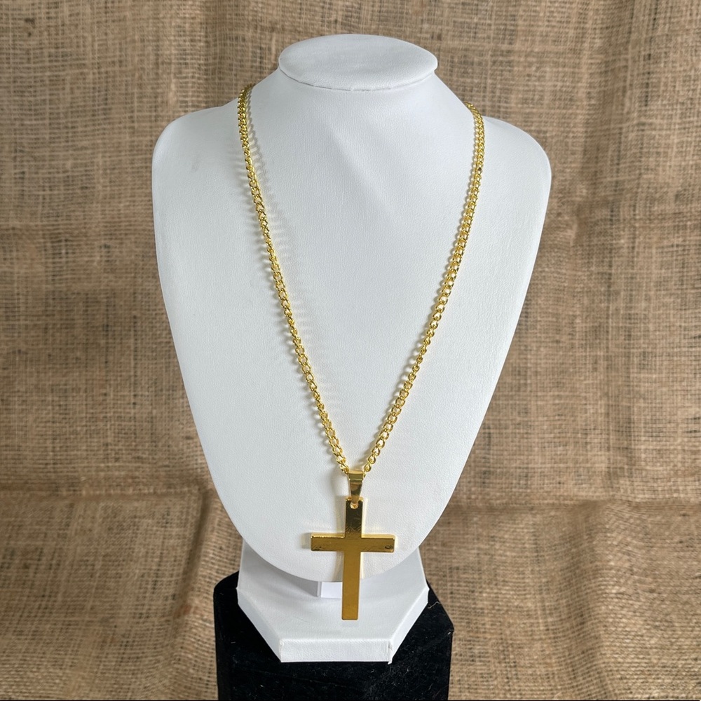 *NWT Unisex Cross Pendant Necklace Gold Tone